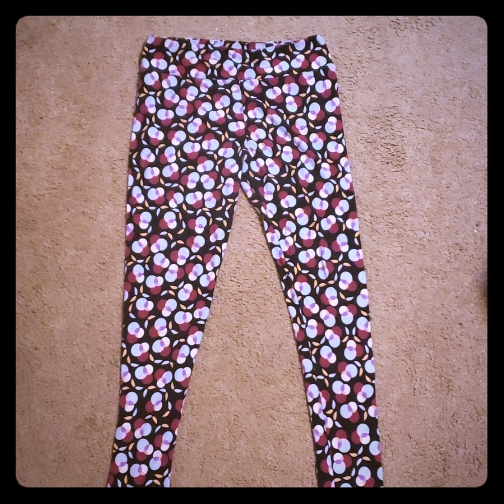 LuLaRoe Tall & Curvy Leggings